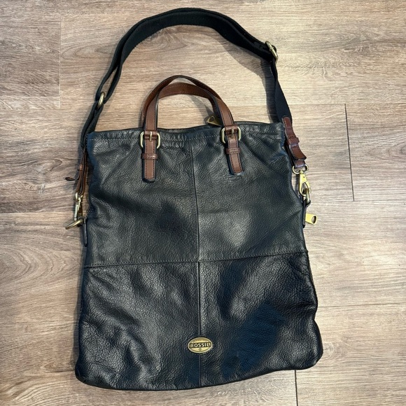 Fossil Leather Purse Explorer Foldover Black Crossbody Bag Messenger - Picture 1 of 9
